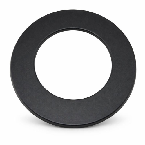 Das Bild zeigt eine schwarze Wand-Rosette mit einem Durchmesser von 120 Millimetern. Die Rosette ist für die Installation an Wänden vorgesehen, wo sie um die Durchführung von Rohren oder Leitungen platziert wird, um eine saubere, ästhetische Abdeckung zu schaffen und die Übergänge zwischen der Wand und dem installierten Rohr oder der Leitung zu verdecken.