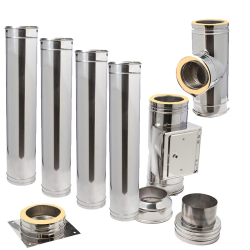 Das Bild zeigt ein doppelwandiges Schornstein-Set aus Edelstahl mit einem Durchmesser von 200mm und einer Länge von etwa 4,8 Metern, das für die Wandmontage vorgesehen ist. Zu sehen sind mehrere glänzende Edelstahlrohre sowie verschiedene Komponenten und Fittings des Schornsteinsystems. Die Röhren haben eine Dämmung von 30mm. Es wird darauf hingewiesen, dass es sich um ein beispielhaftes Bild handelt. Der abgebildete Artikel dient zur Installation eines Schornsteins für Gebäude, der Rauchgase sicher nach außen leitet.
