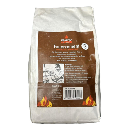 Das Bild zeigt einen 3kg Eimer des Produkts Feuerzement S von der Marke Kaminoflam. Der Feuerzement ist hydraulisch abbindend und dient als Gebrauchsfertiger Mörtel zum Ausbessern und Abdichten von Rissen und Fugen in Feuerstätten, Kaminen, Öfen und ähnlichen Anwendungen. Auf dem Etikett des Eimers ist das Markenlogo Kaminoflam zu sehen, flankiert von Flammen, um die Hitzebeständigkeit des Produktes zu symbolisieren. Weiterhin wird darauf hingewiesen, dass der Feuerzement auch im Freien verwendbar ist.